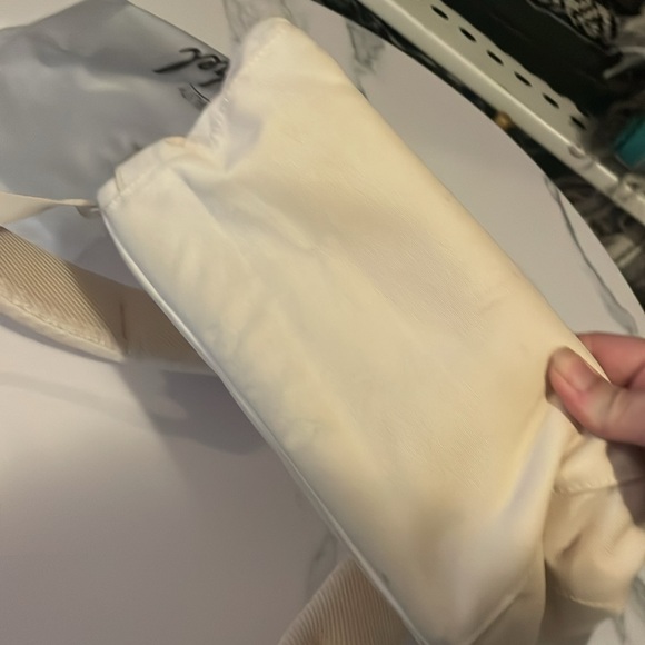 Worn Once Hershel Backpack - Picture 13 of 13